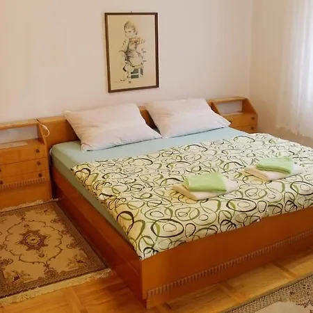 Apartment With A Parking Space - 22393 Novi Vinodolski